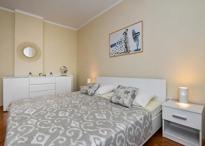 Sunny Side Apartament *