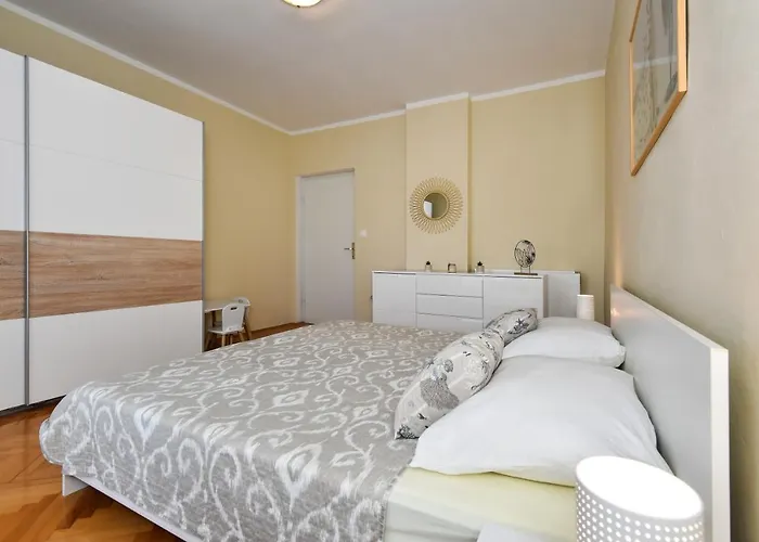 Sunny Side Apartament