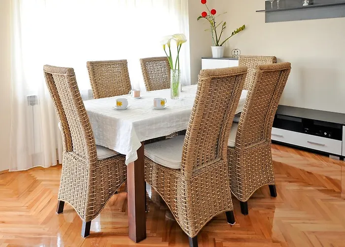 Sunny Side Apartament *